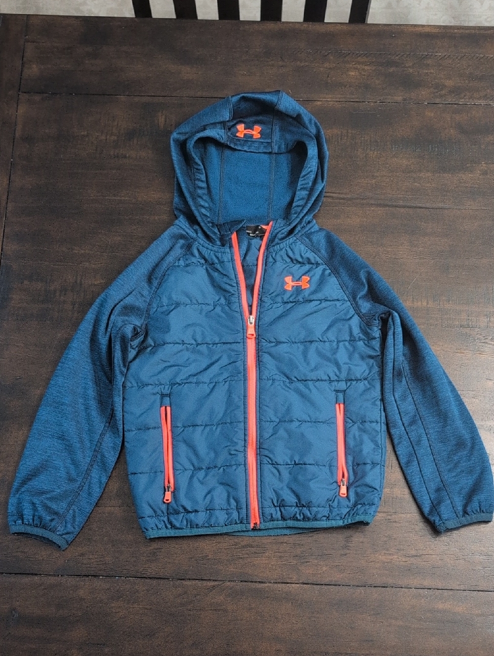 🔥 Boys Under Armour Lightweight Hooded Jacket – Size 7 🔥